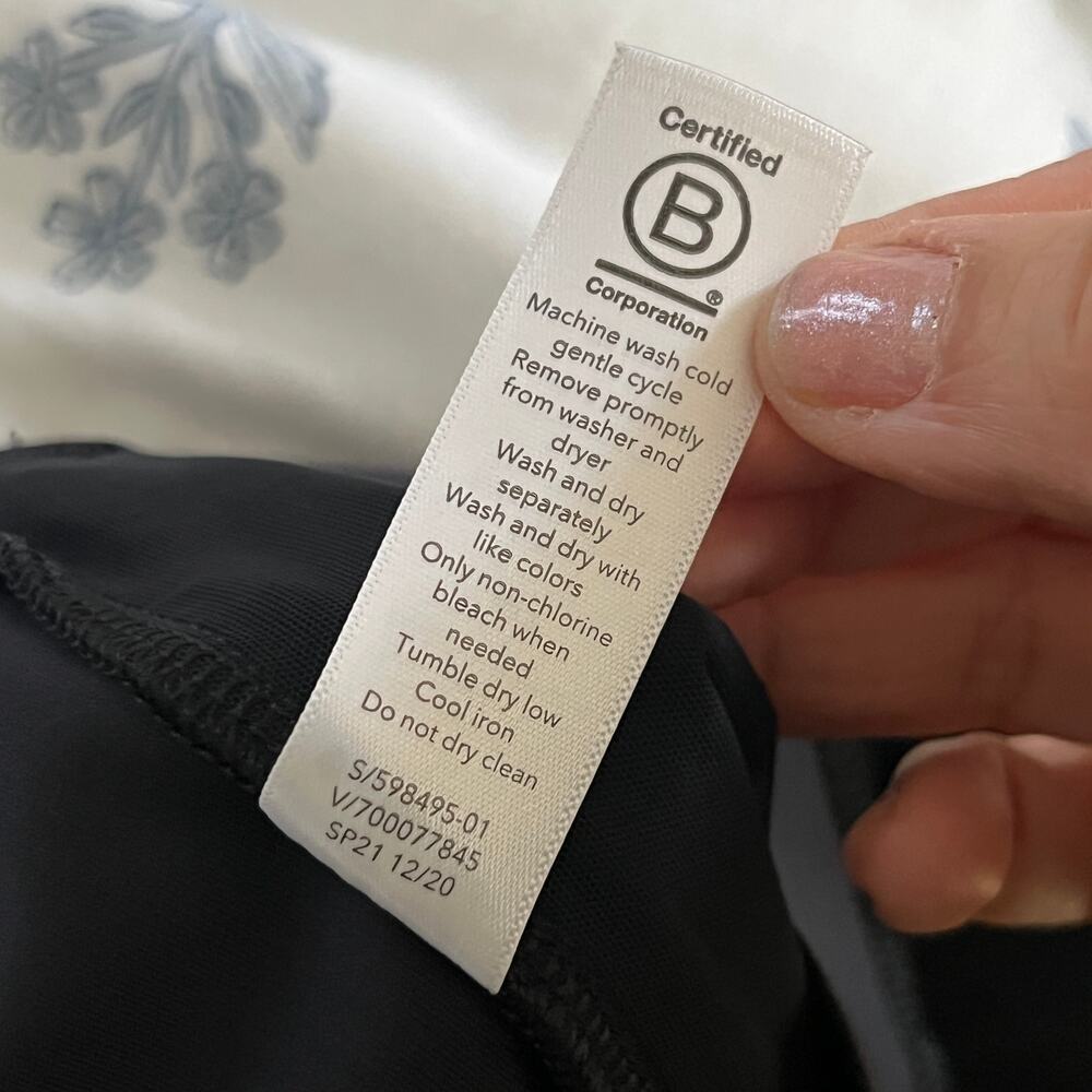 Athleta Run With It Featherweight Stretch Tapered Pant Black MT - Picture 6 of 9